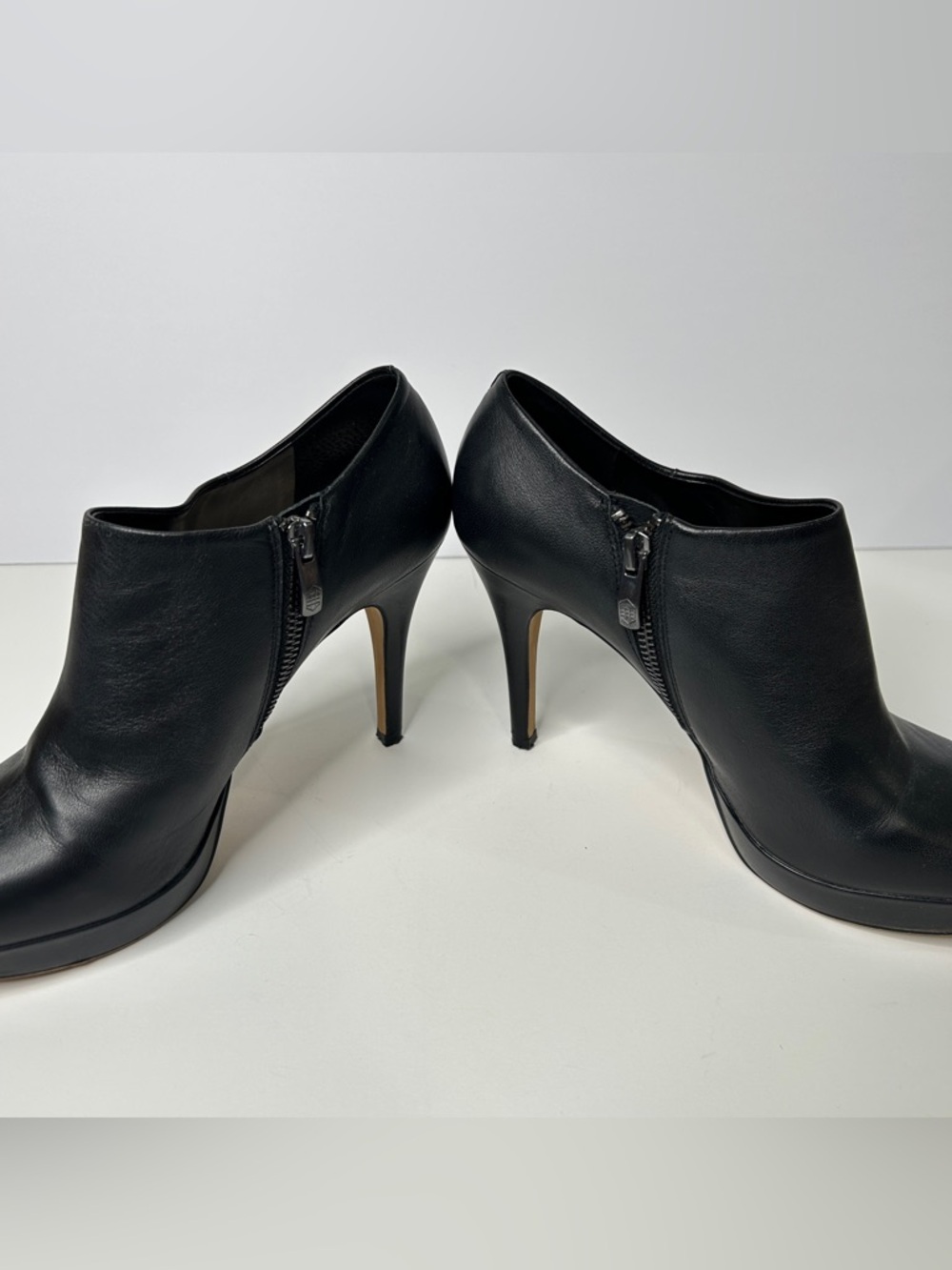 Vince Camuto Elvin Black Leather booties size 9 - Picture 7 of 10